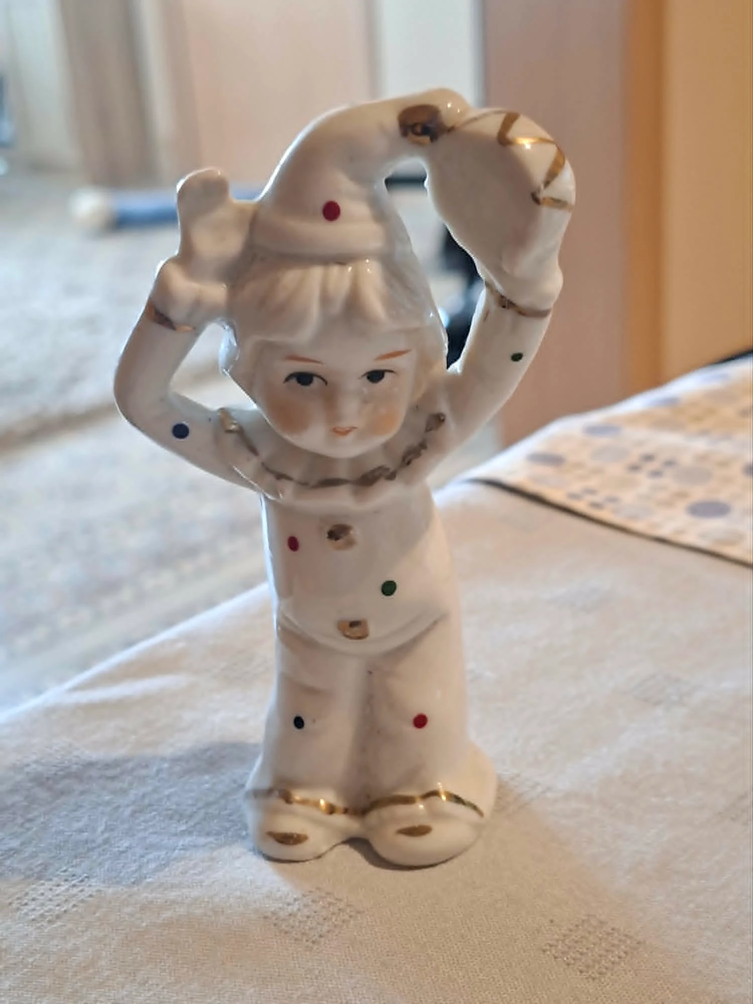Decoratief beeldje : Kinderclown met tamboerijn